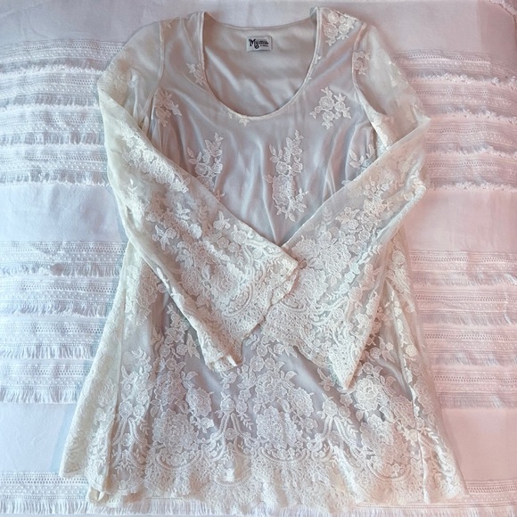 Show Me Your Mumu Cream ‘Fannie’ Flowy Lace Dress - Picture 6 of 10